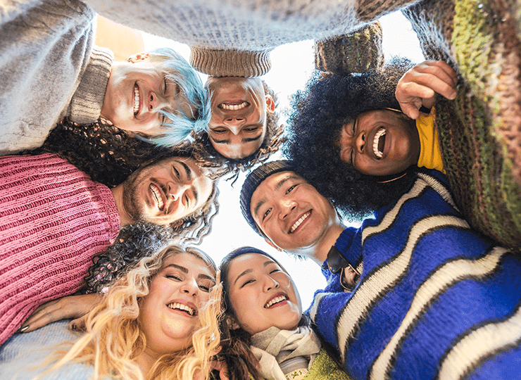 Groupe de jeunes adultes